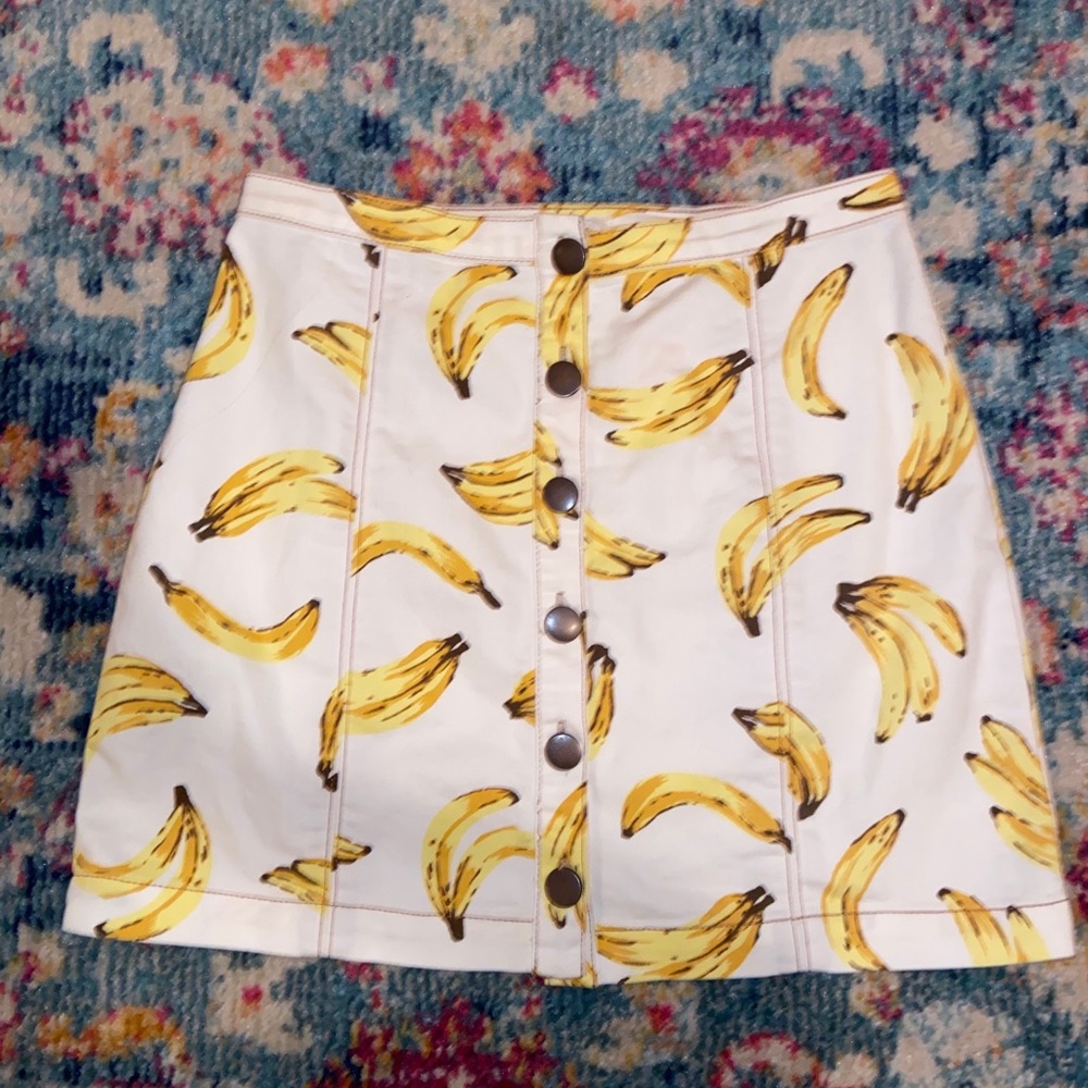 W FREE GIFT- Banana 🍌 Skirt Urban Outfitters